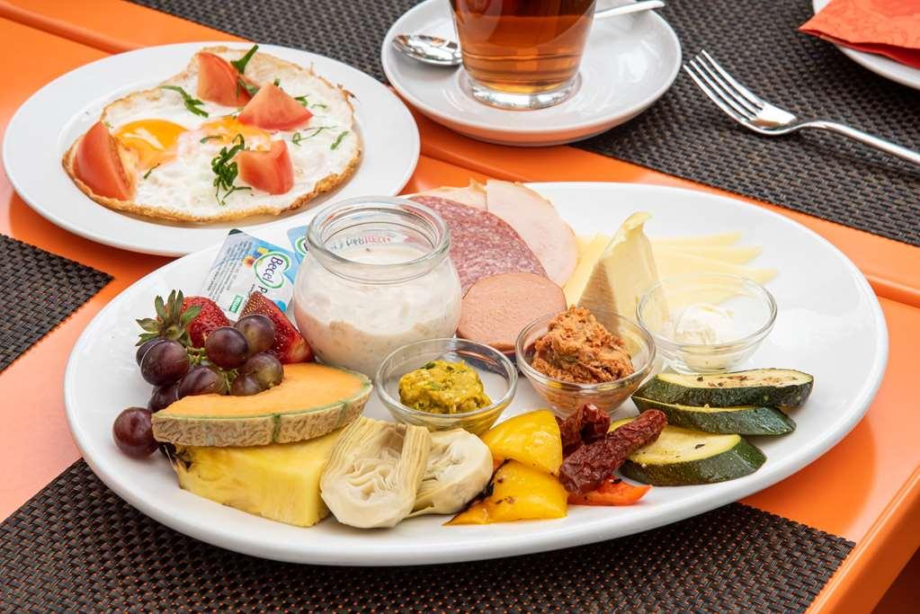 Hotel Grenzfall Берлін Ресторан фото