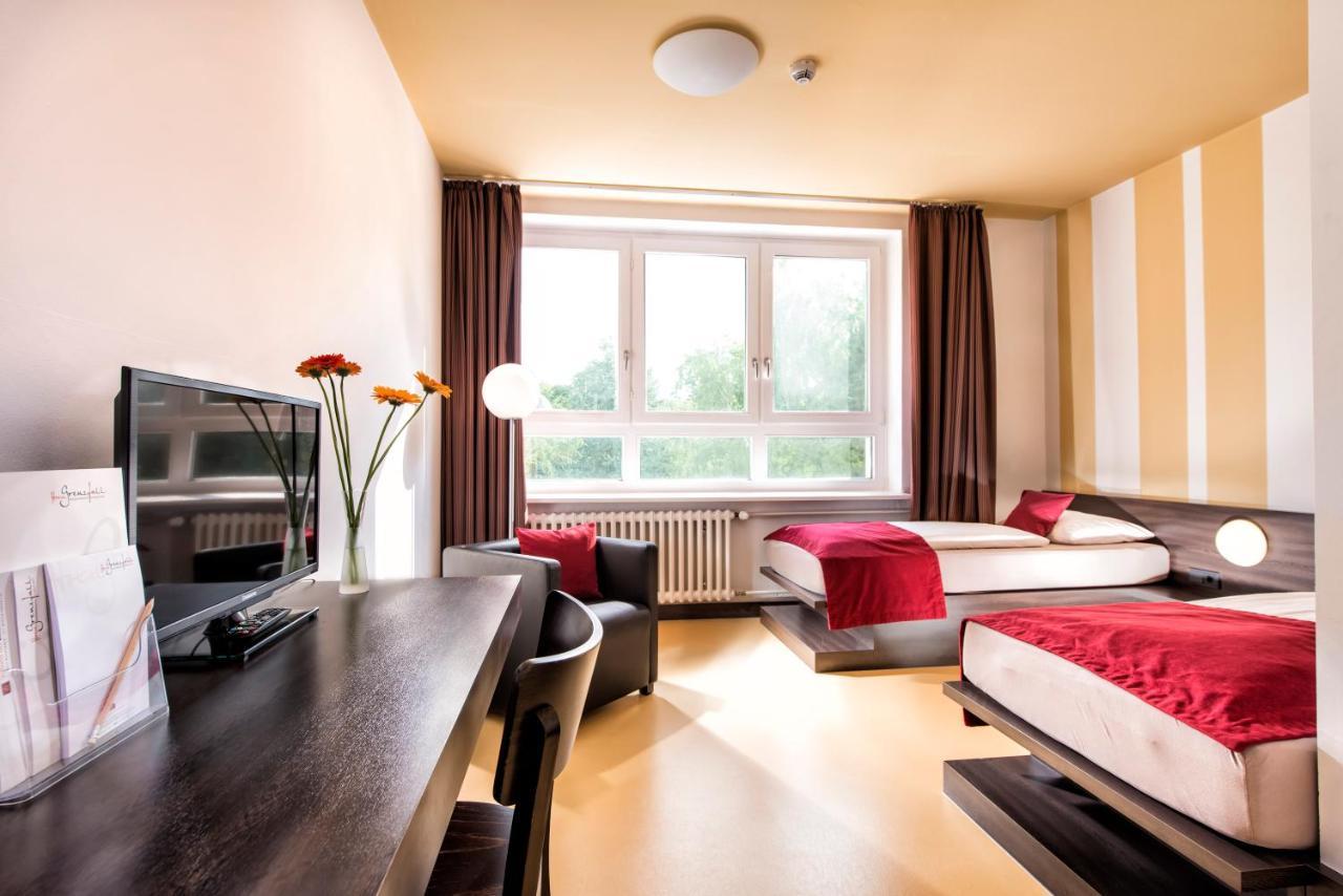Hotel Grenzfall Берлін Екстер'єр фото